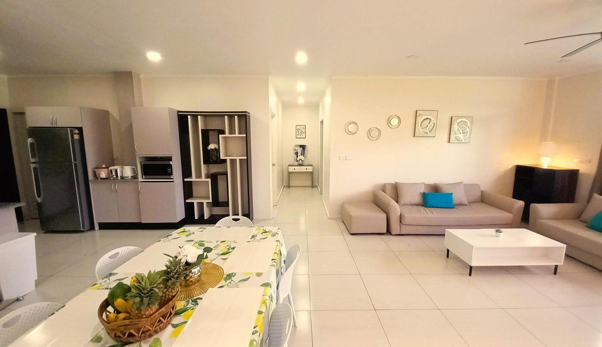 Waterfront Sunset Apartment Nadi Bilik gambar