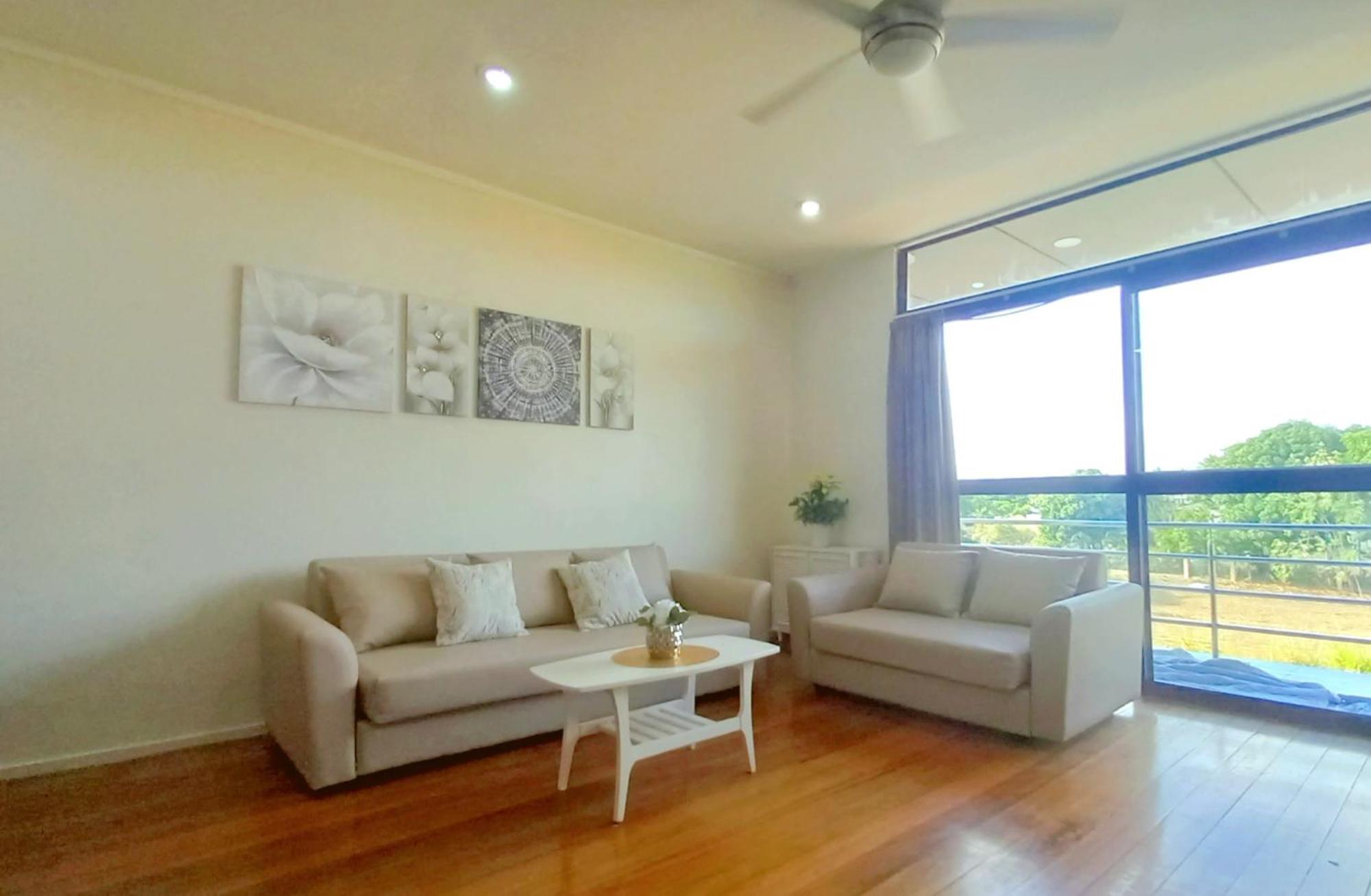 Waterfront Sunset Apartment Nadi Bilik gambar